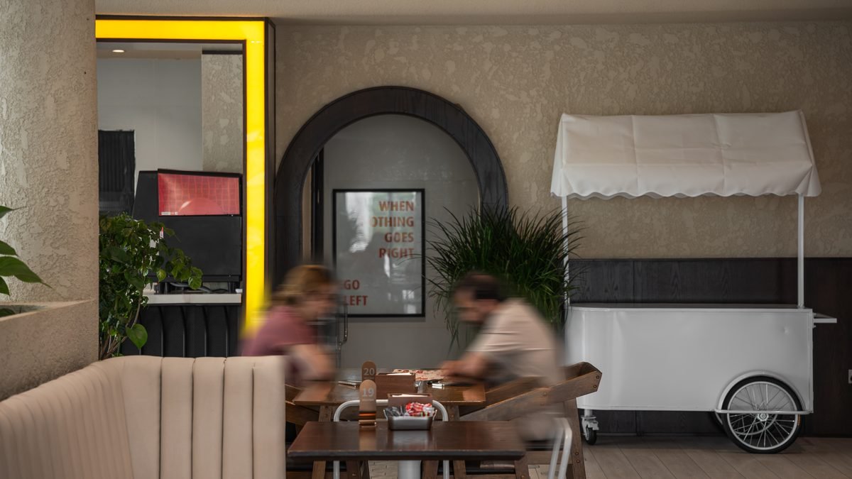 Carrot Burger — Restaurant Design - Photo 6