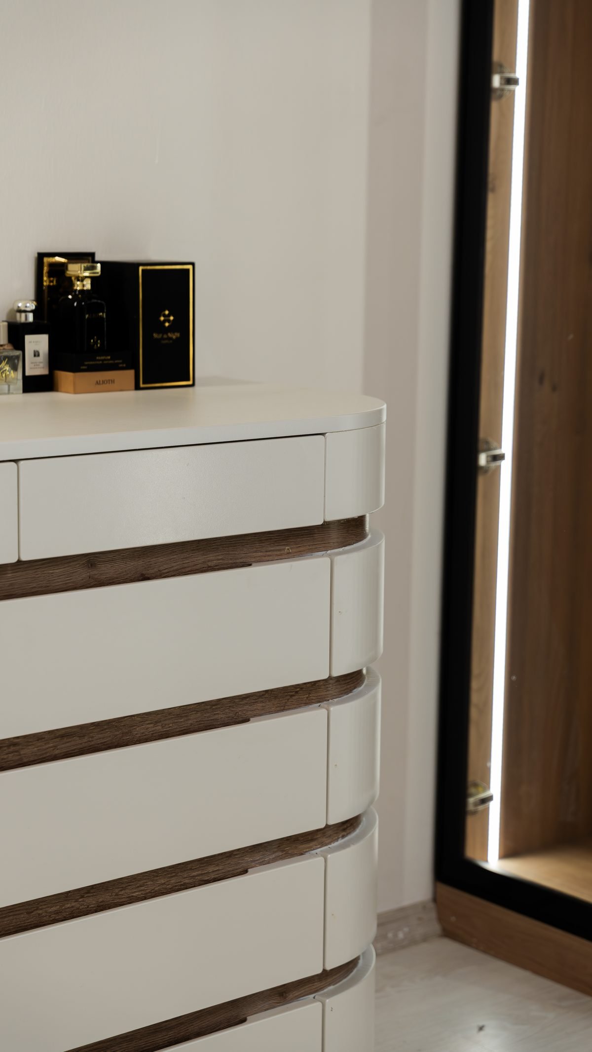 Empire II — Interior Design - Photo 4